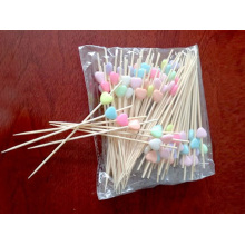 Brochettes en bambou multicolores pour fête